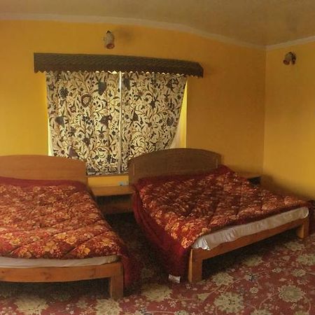 Royal Residency Hotel Srīnagar Екстериор снимка