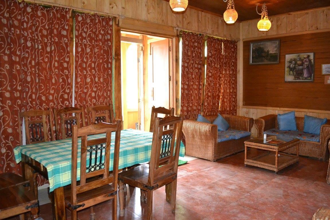 Royal Residency Hotel Srīnagar Екстериор снимка